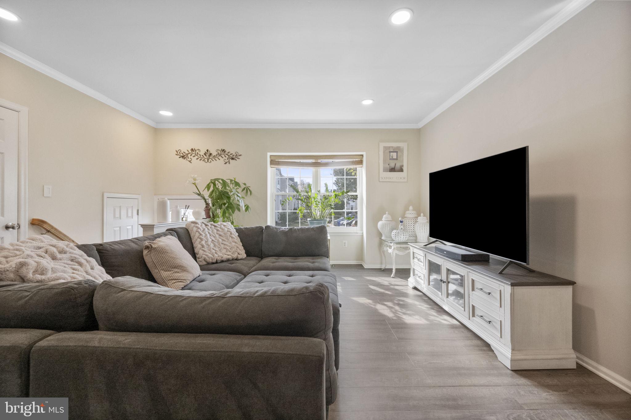 TUDOR OAKS (TH) - Residential