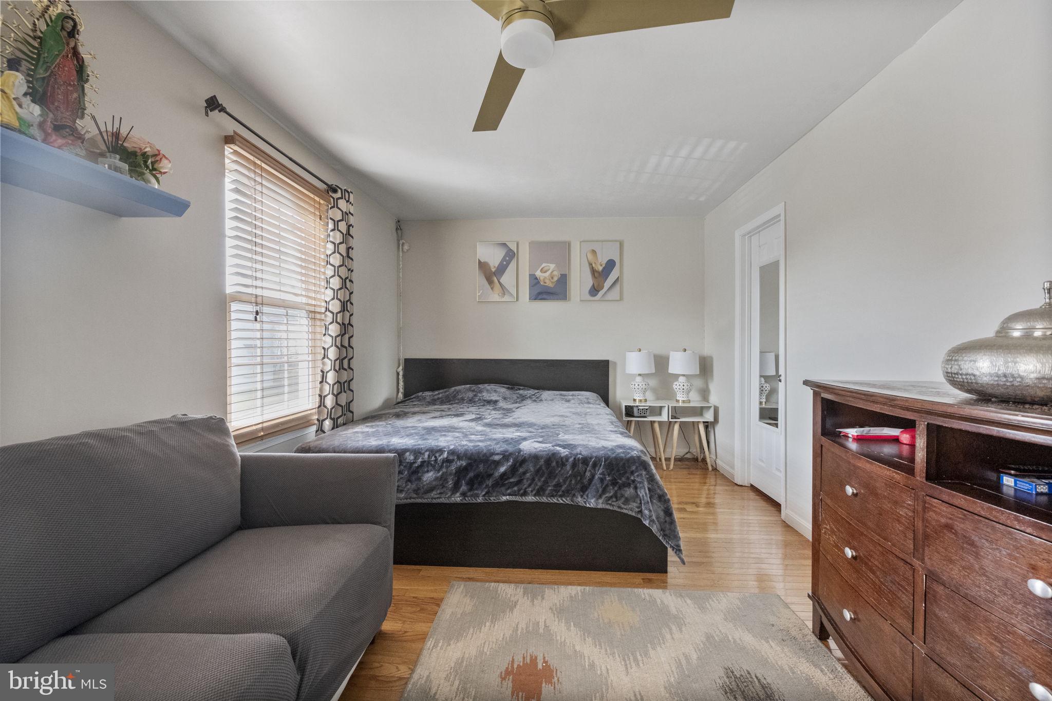 TUDOR OAKS (TH) - Residential