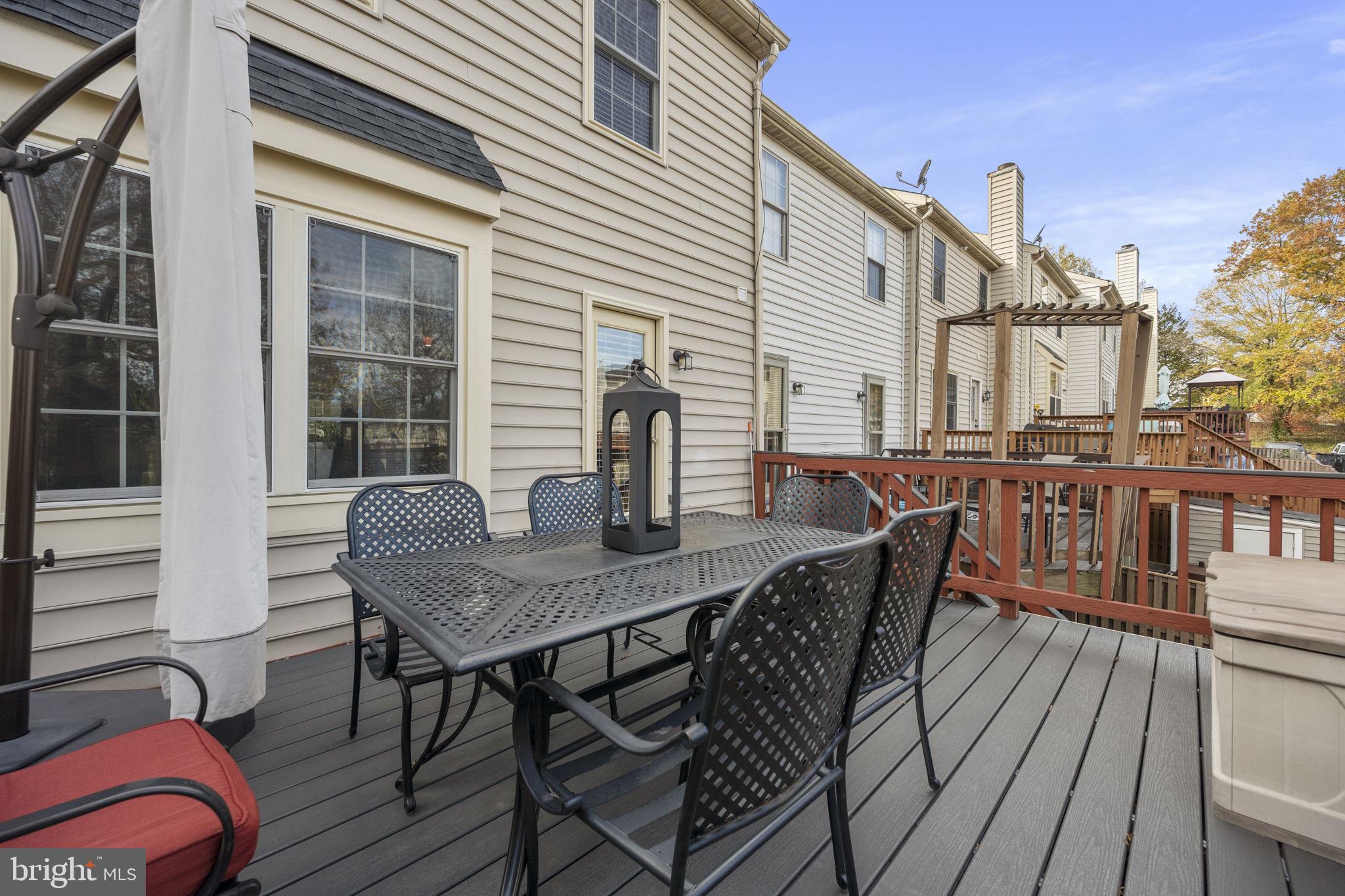 TUDOR OAKS (TH) - Residential