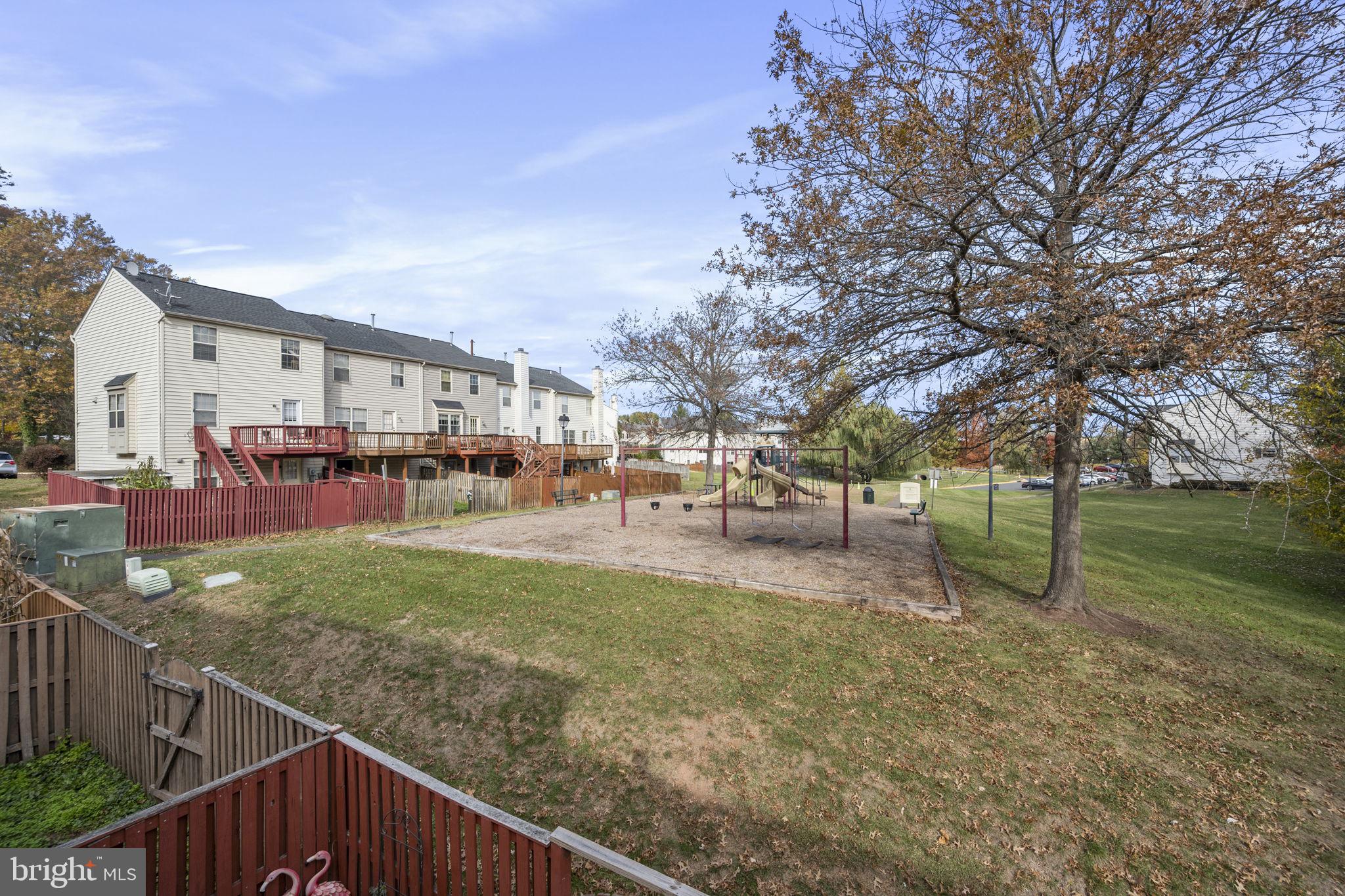 TUDOR OAKS (TH) - Residential