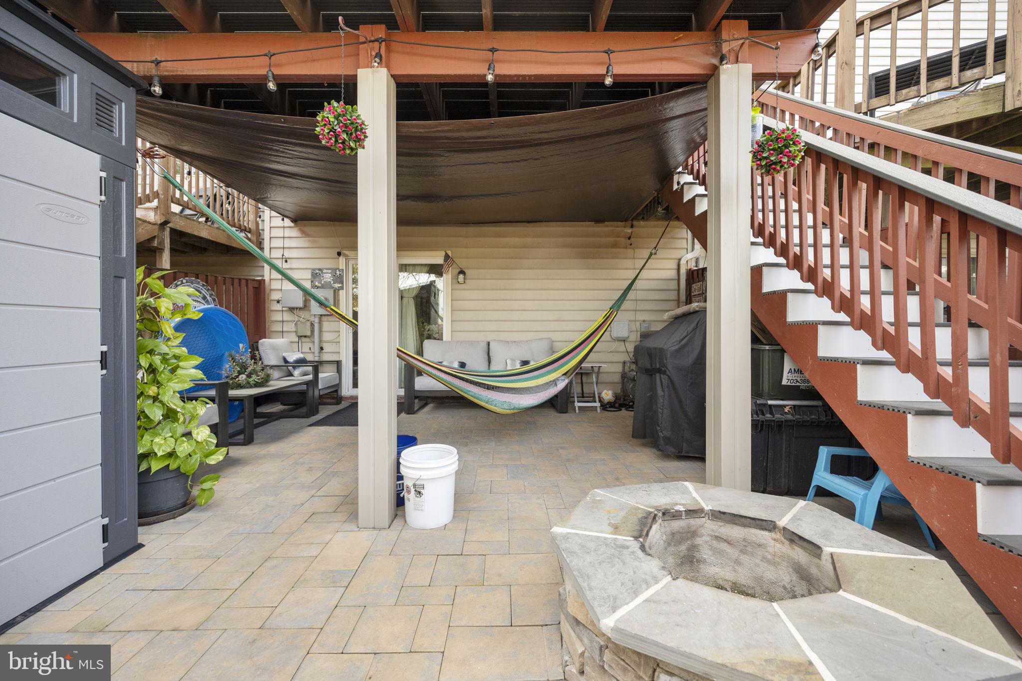 TUDOR OAKS (TH) - Residential