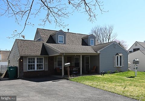 Photo of 127 Hedge Road, LEVITTOWN, PA 19056 (MLS # PABU2118210)