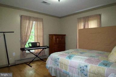 LINCOLN ESTATES - Residential Lease