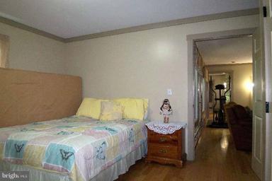 LINCOLN ESTATES - Residential Lease