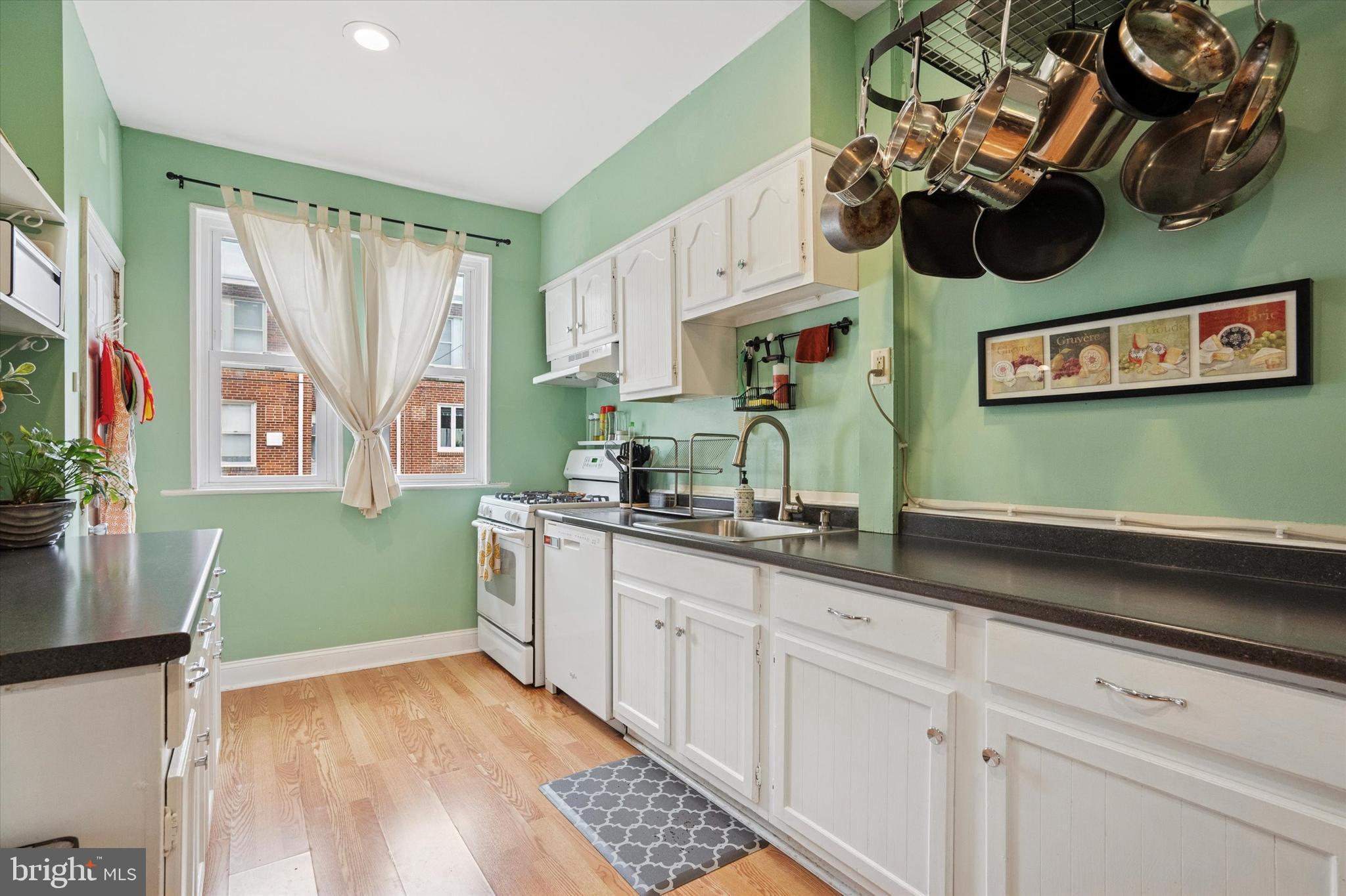 MAYFAIR (WEST) - Residential