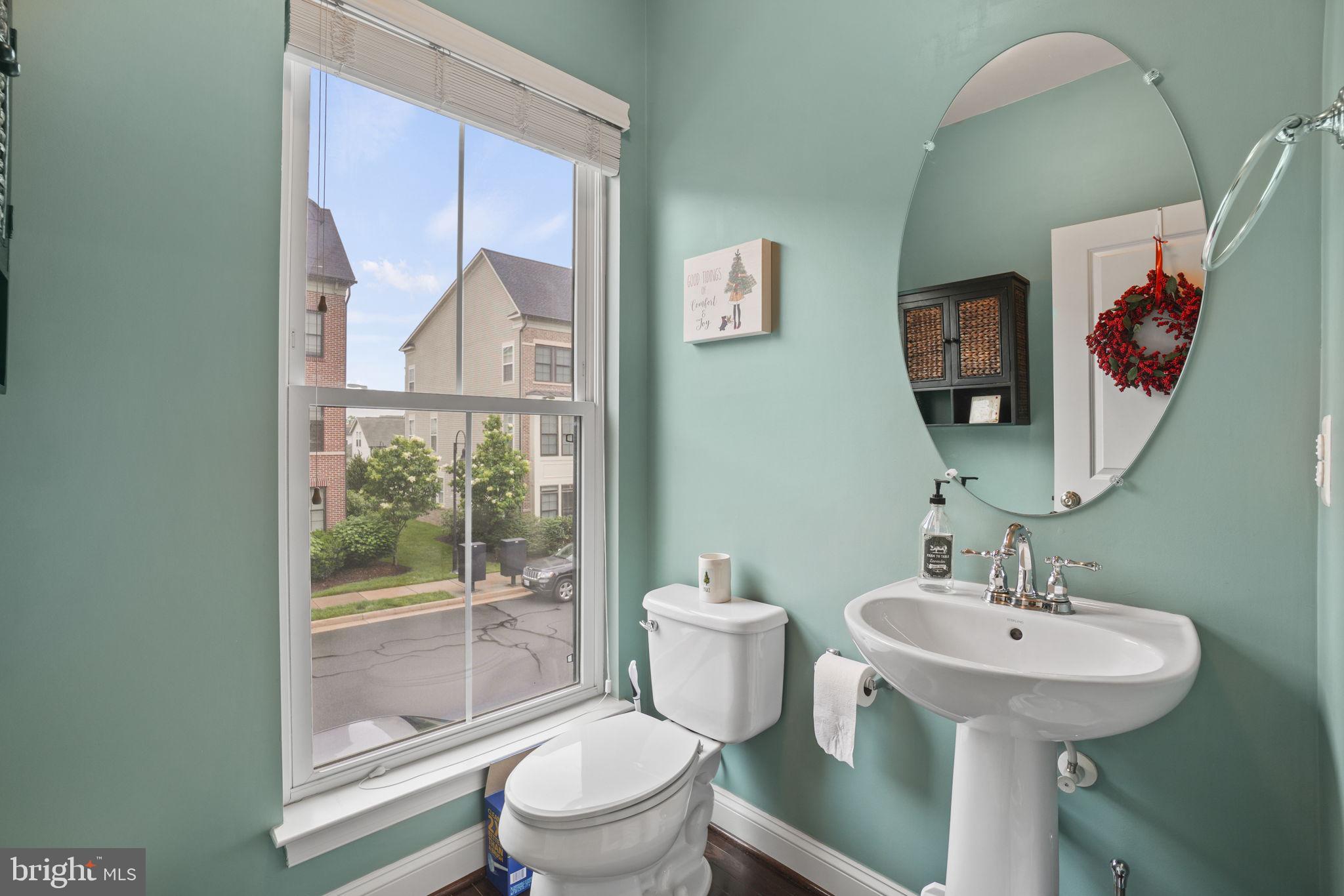 ONE LOUDOUN LANDBAY C - Residential Lease