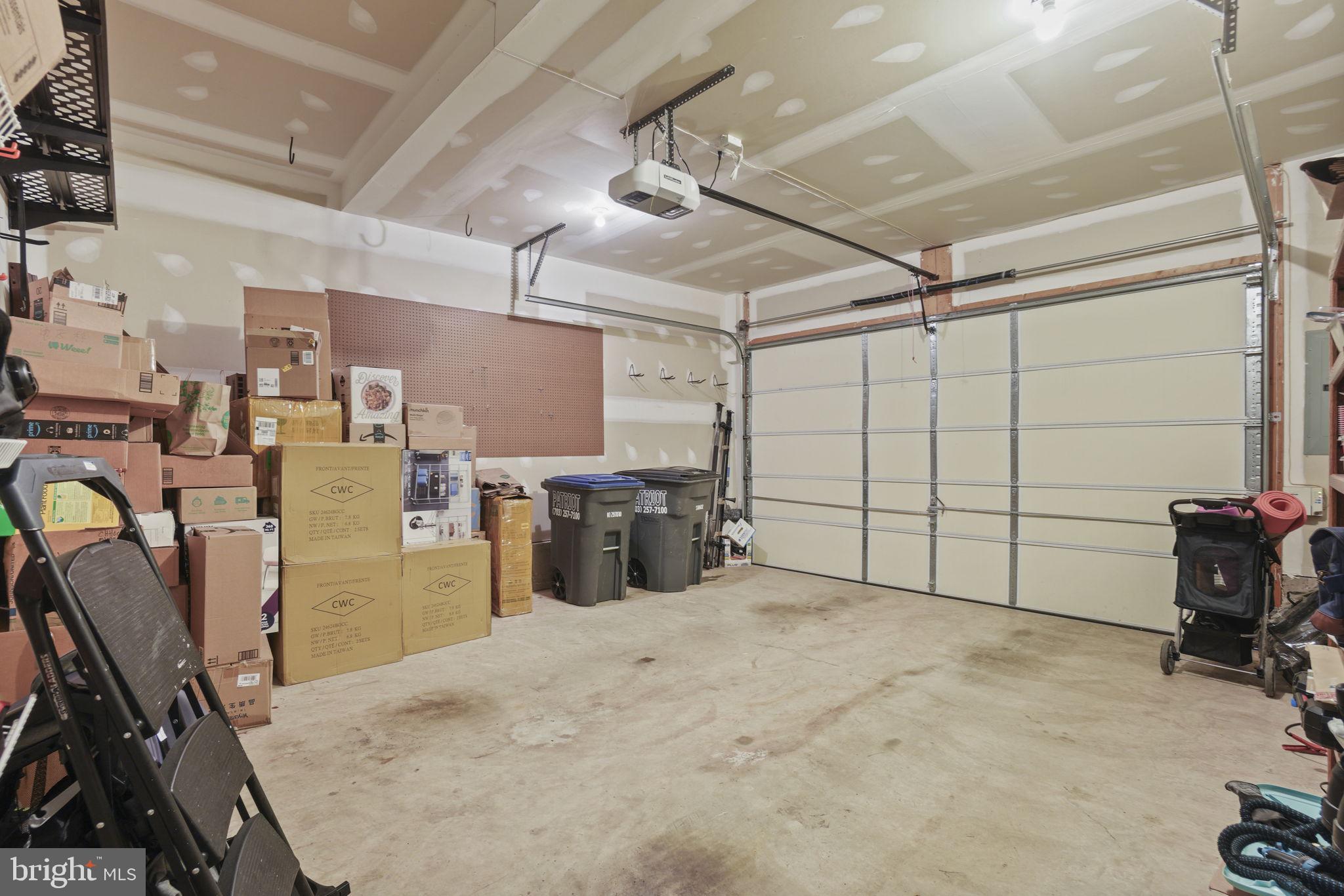 ONE LOUDOUN LANDBAY C - Residential Lease