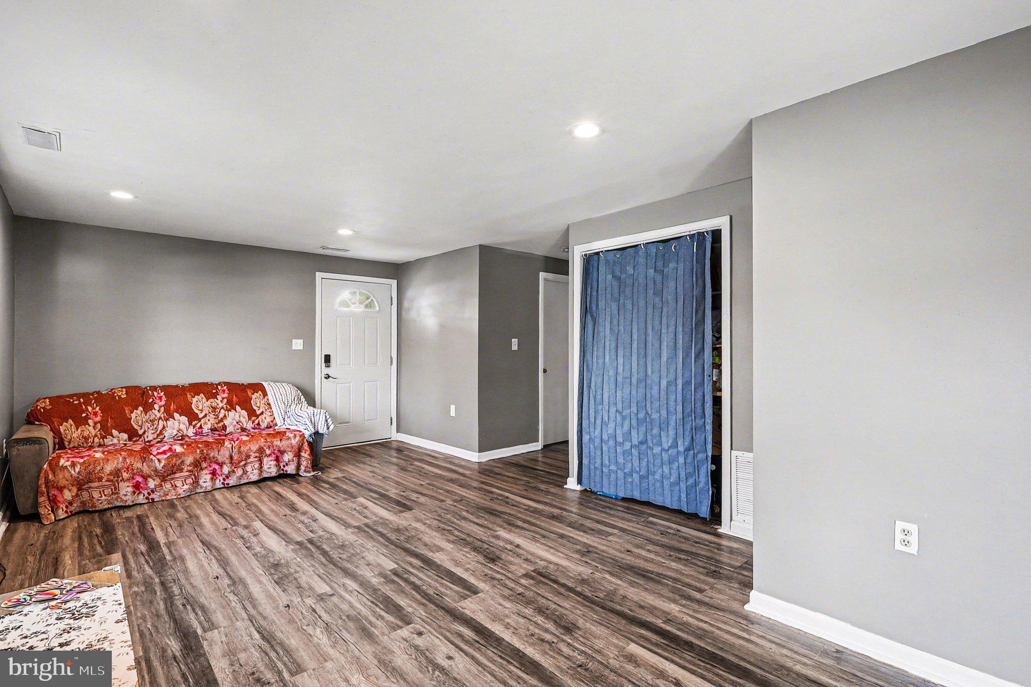 MOUNTAIN VIEW - Residential