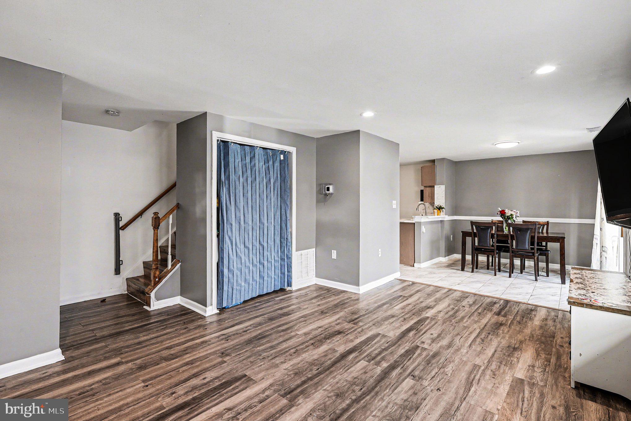 MOUNTAIN VIEW - Residential