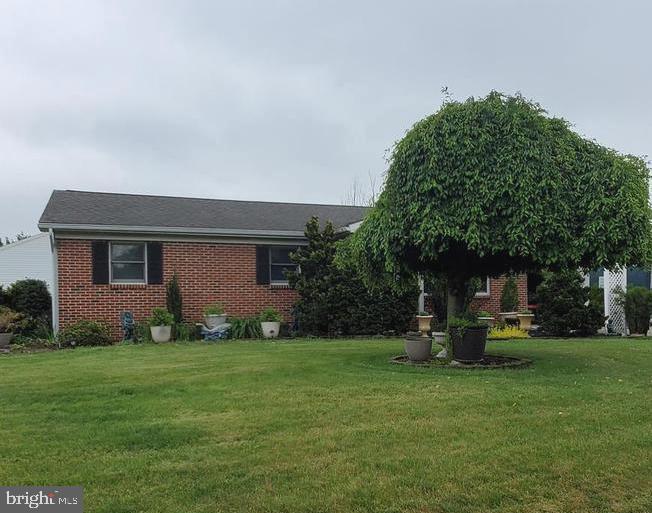2111 PINEVIEW CIRCLE