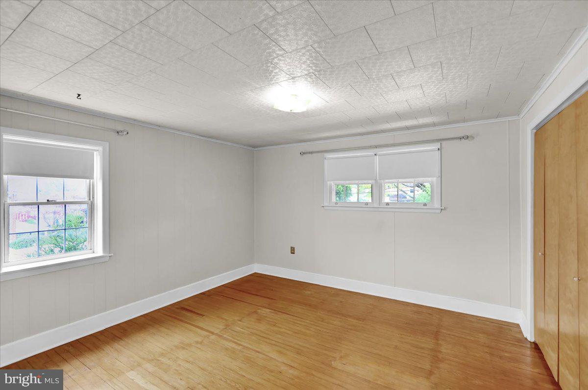 WEST LAWN - Residential