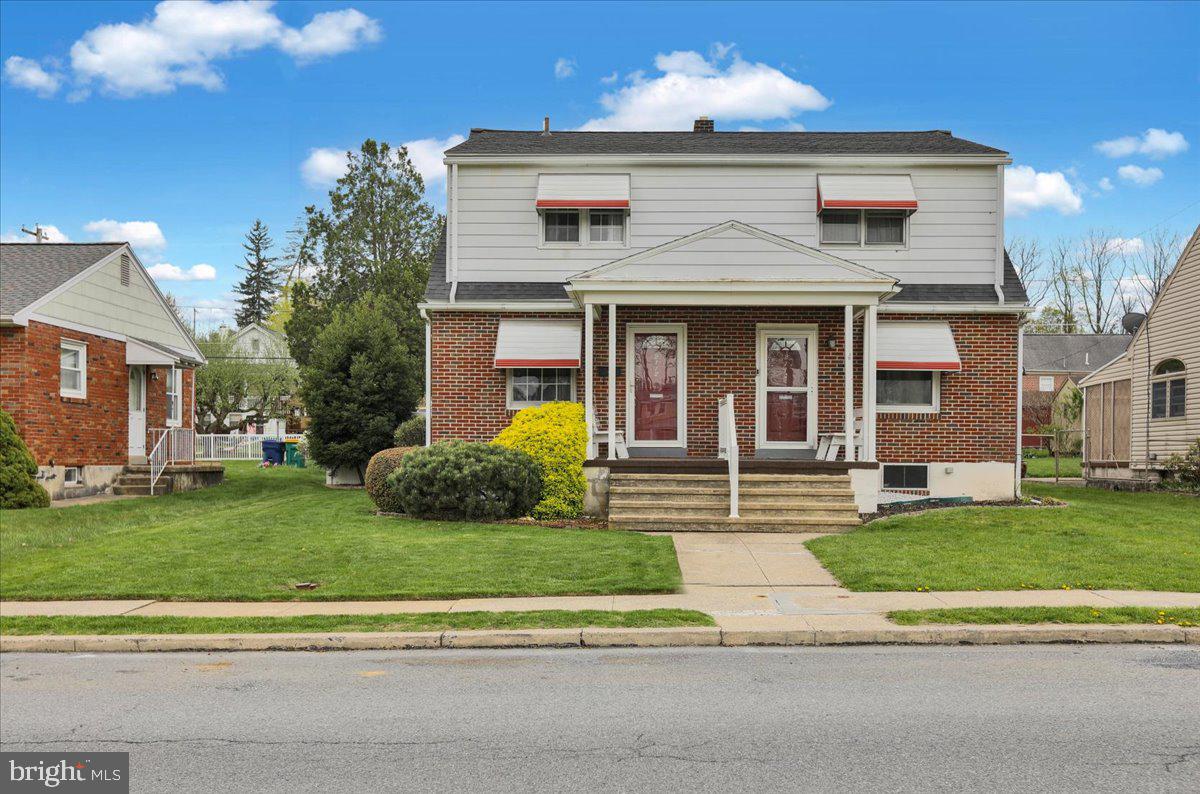 WEST LAWN - Residential