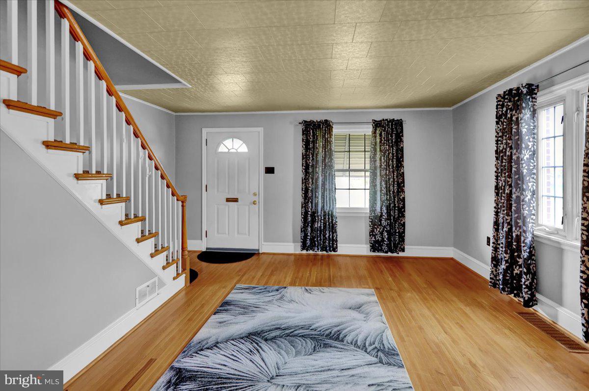 WEST LAWN - Residential