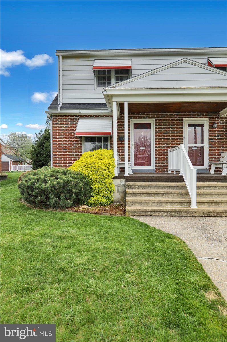 WEST LAWN - Residential