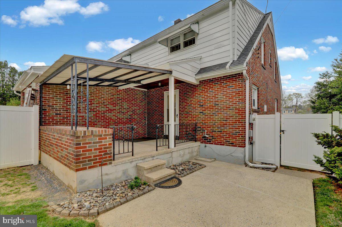 WEST LAWN - Residential