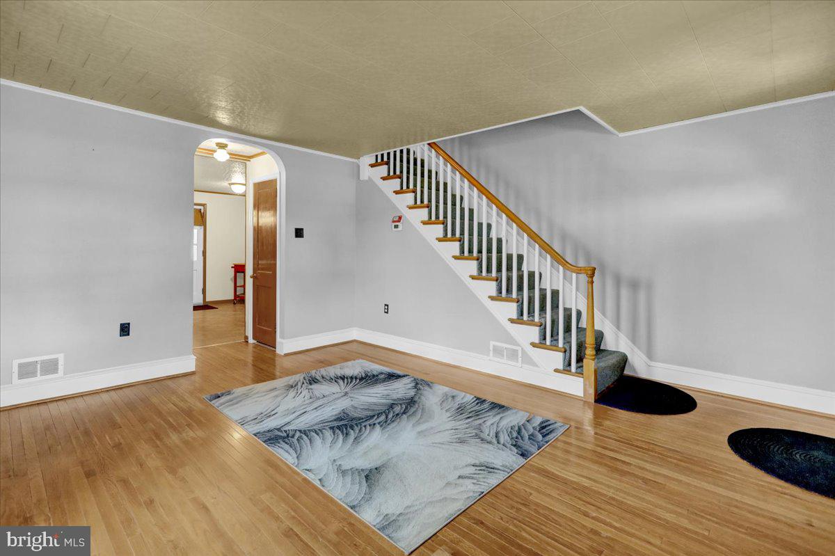 WEST LAWN - Residential