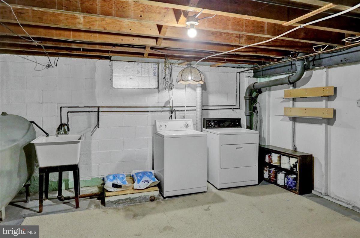 WEST LAWN - Residential