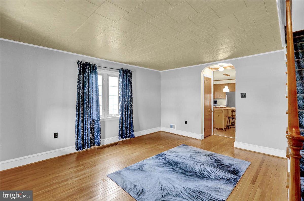 WEST LAWN - Residential