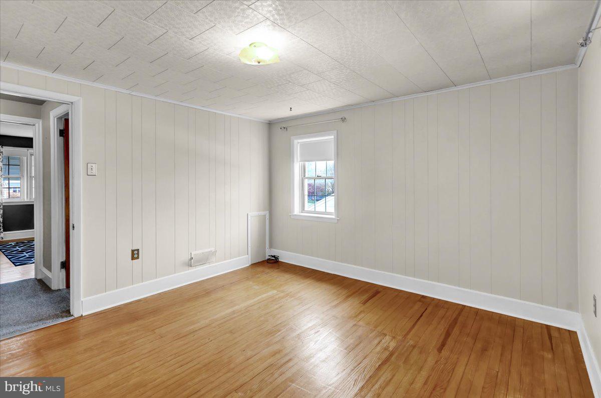 WEST LAWN - Residential