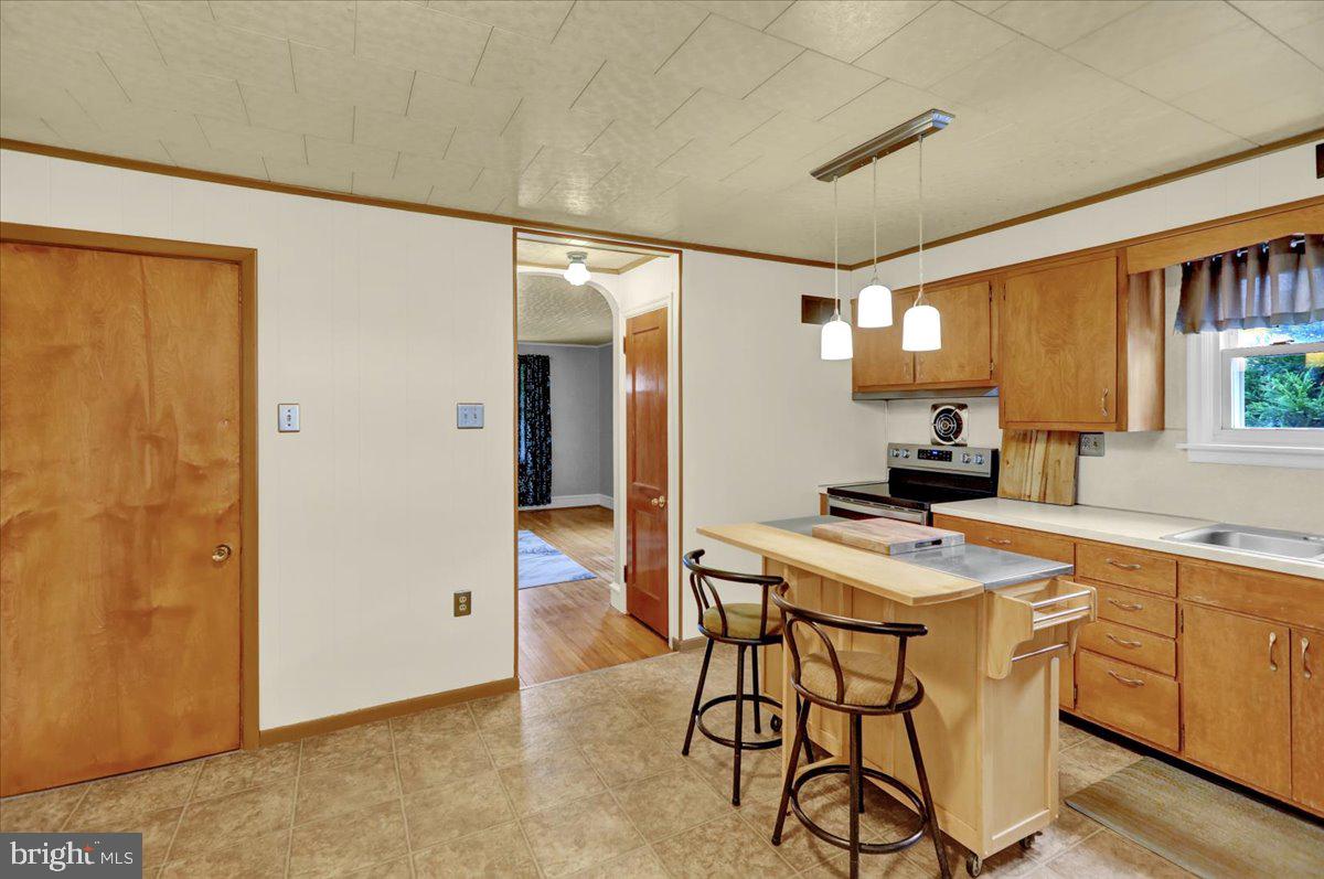 WEST LAWN - Residential