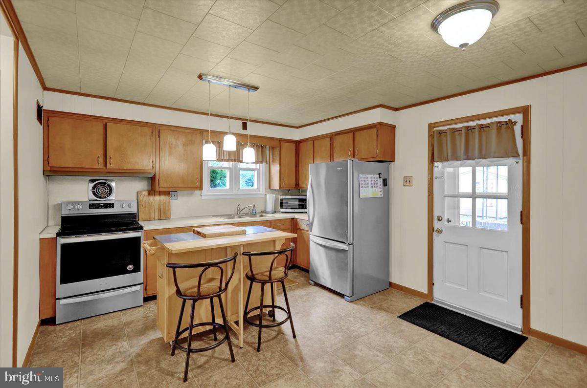 WEST LAWN - Residential