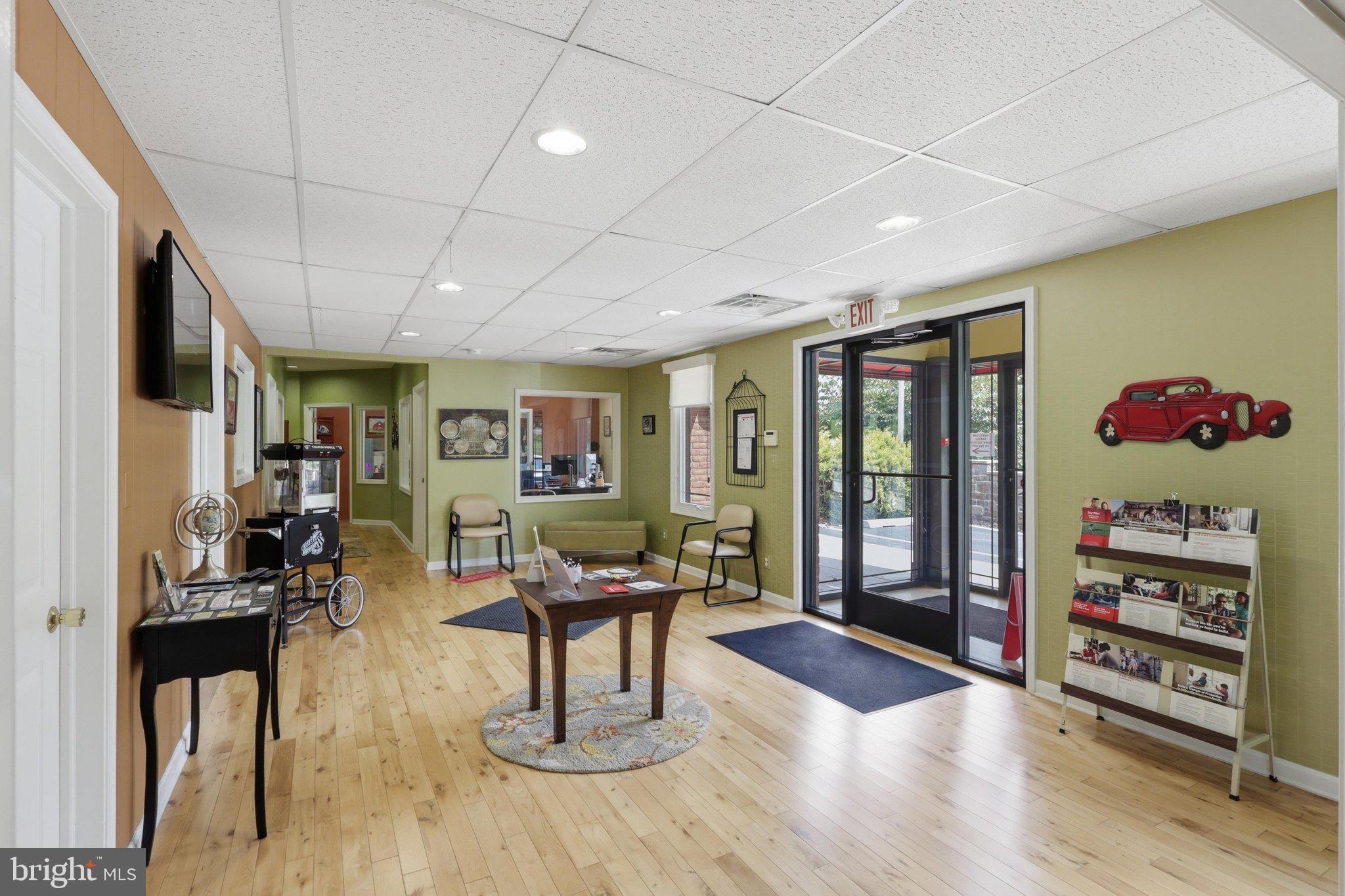 23 S COLONIAL DRIVE