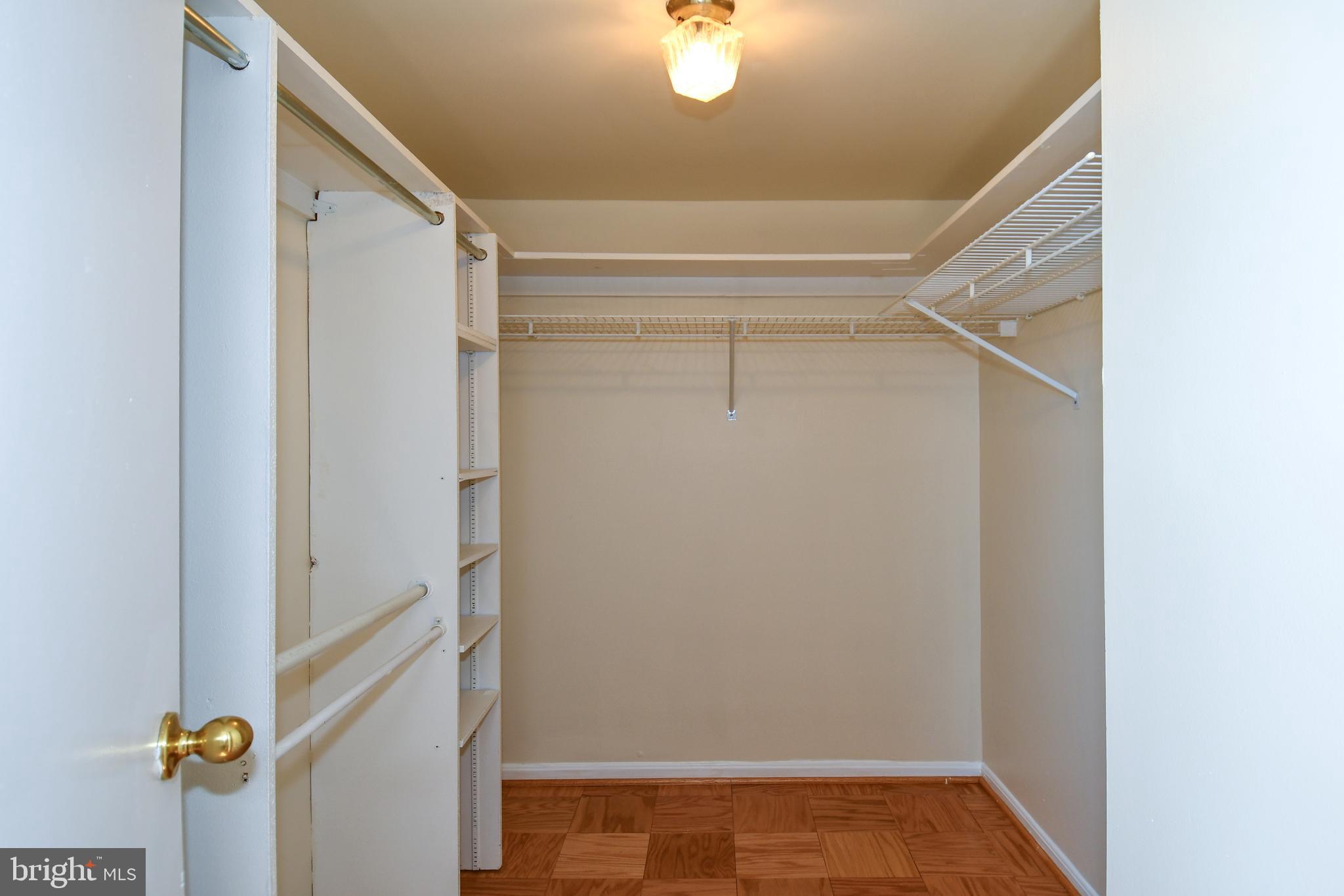 AMERICANA CENTRE - Residential