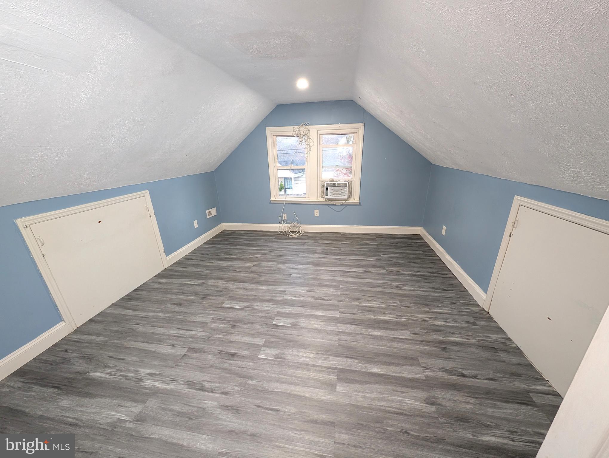 WATERS EDGE - Residential