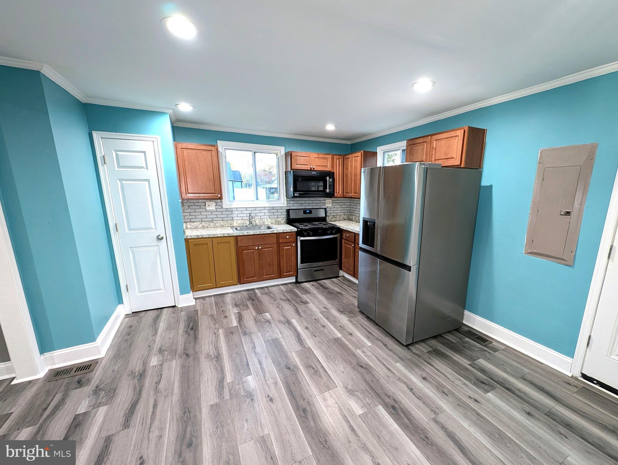 WATERS EDGE - Residential