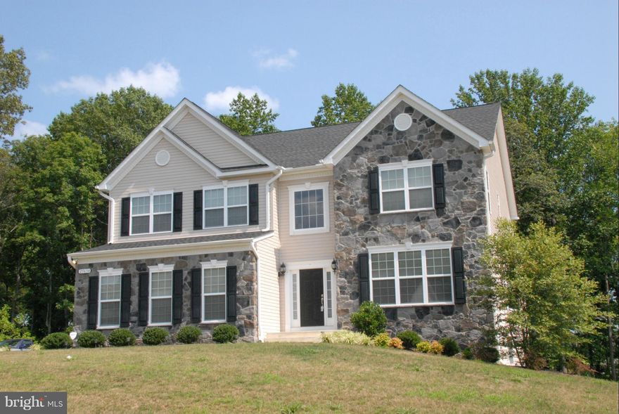 Beautiful Belmont that shows like a model in Grandview Haven. Fully finished basement with 9 ft ceilings, rec room, exercise room, full bath and a den. Hardwood floors on main level with gas fireplace in living room and gourmet kitchen! Deluxe Master bath. Morning room that leads to deck and lovely patio outside of basement slider. Tons of upgrades in this home. Large level corner lot!