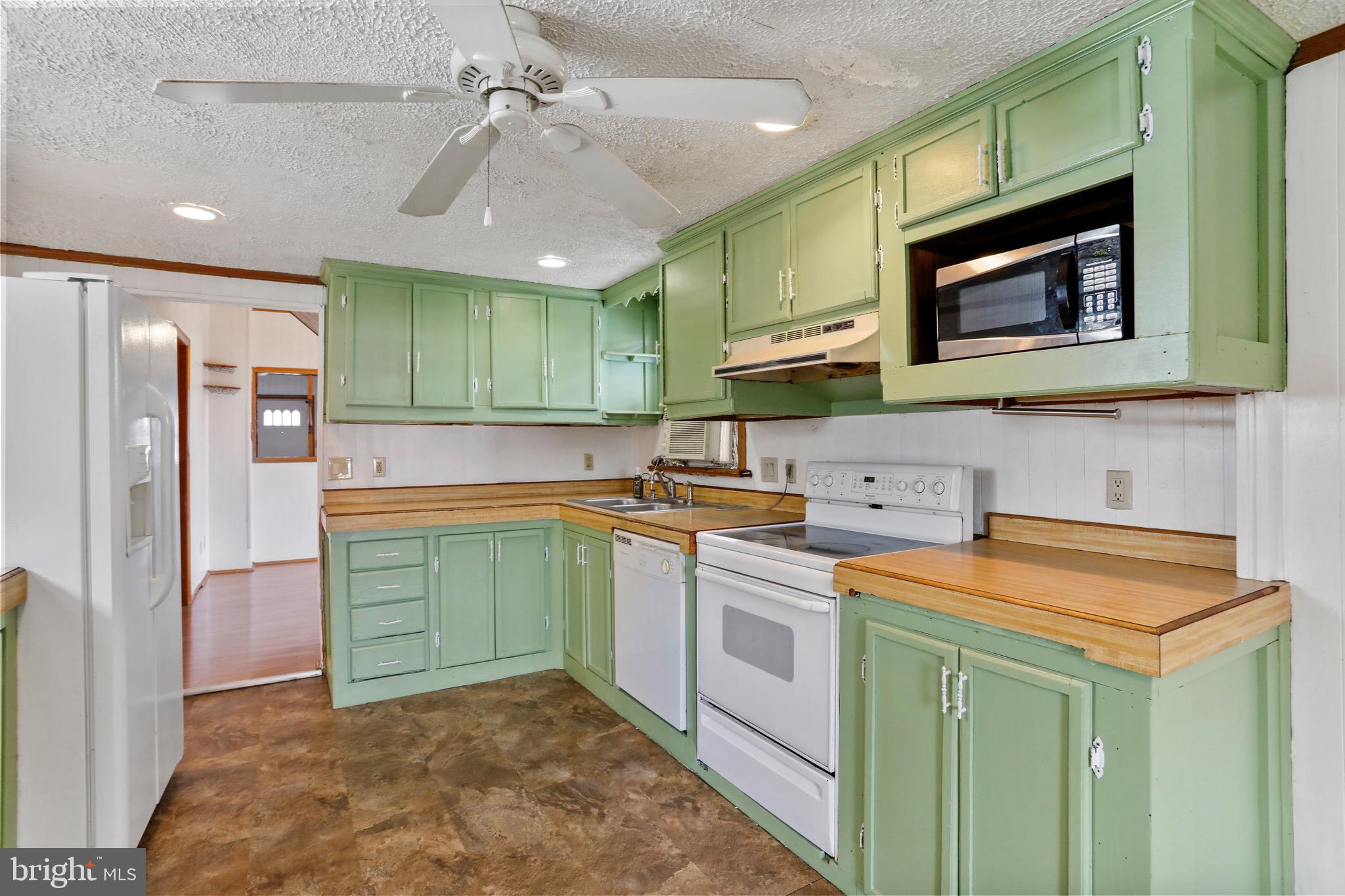 WILLOWBROOK - Residential