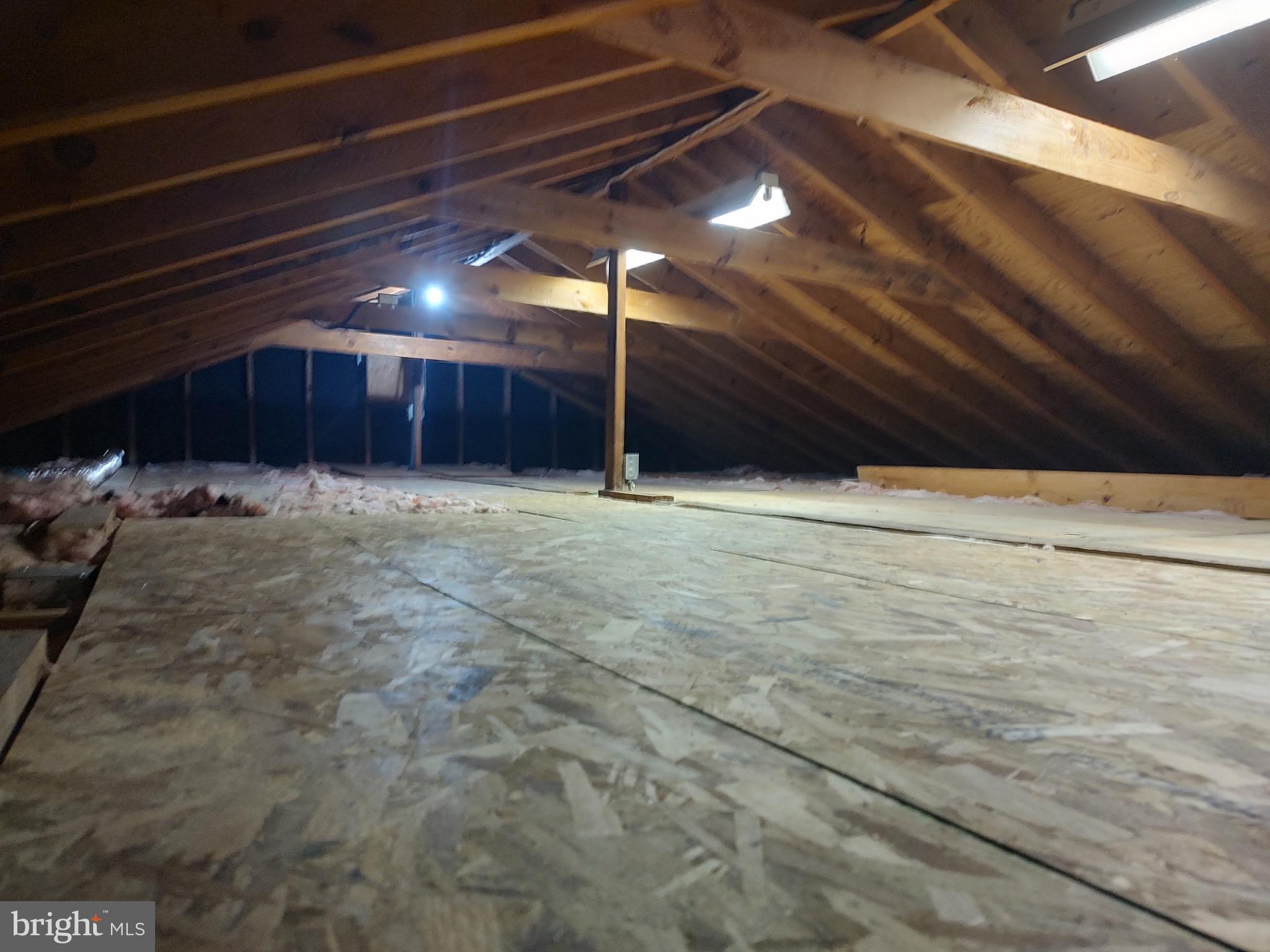 SILVER ROCK - Residential