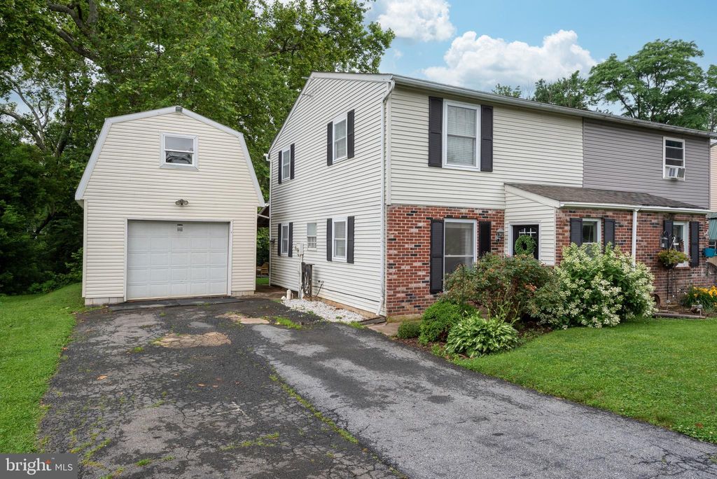 Photo of 538 Creekside Lane, MOUNT JOY, PA 17552 (MLS # PALA2071900)