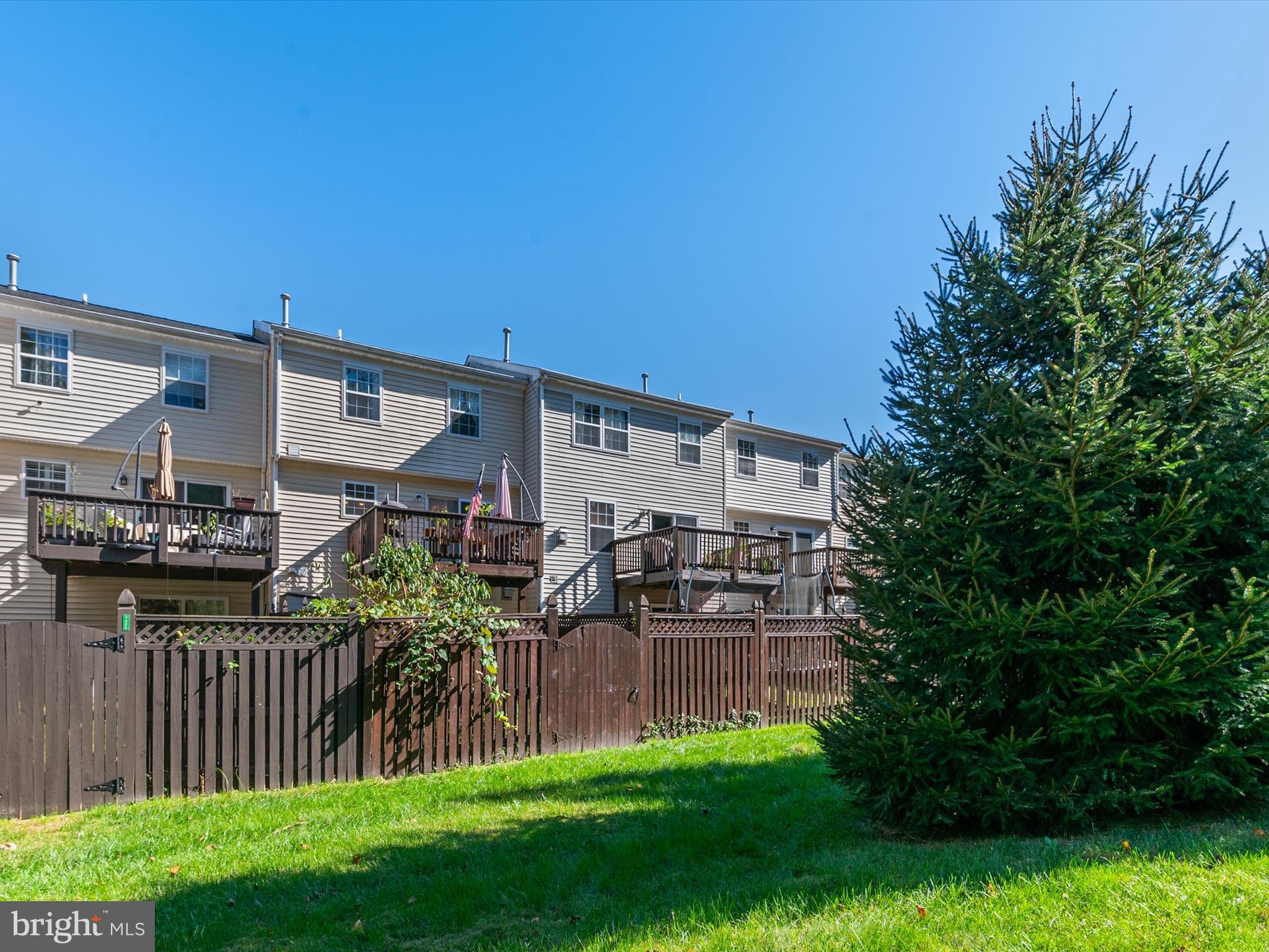 COURTS AT BELLE POINTE - Residential