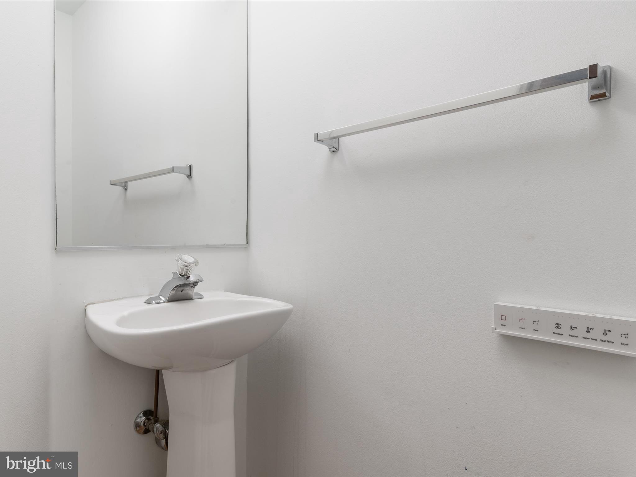 COURTS AT BELLE POINTE - Residential