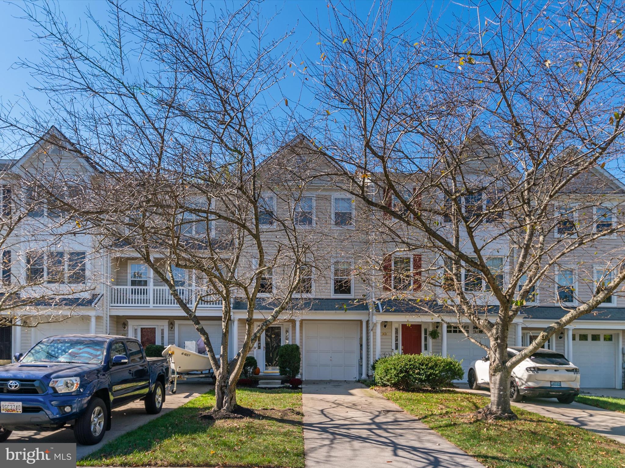 COURTS AT BELLE POINTE - Residential