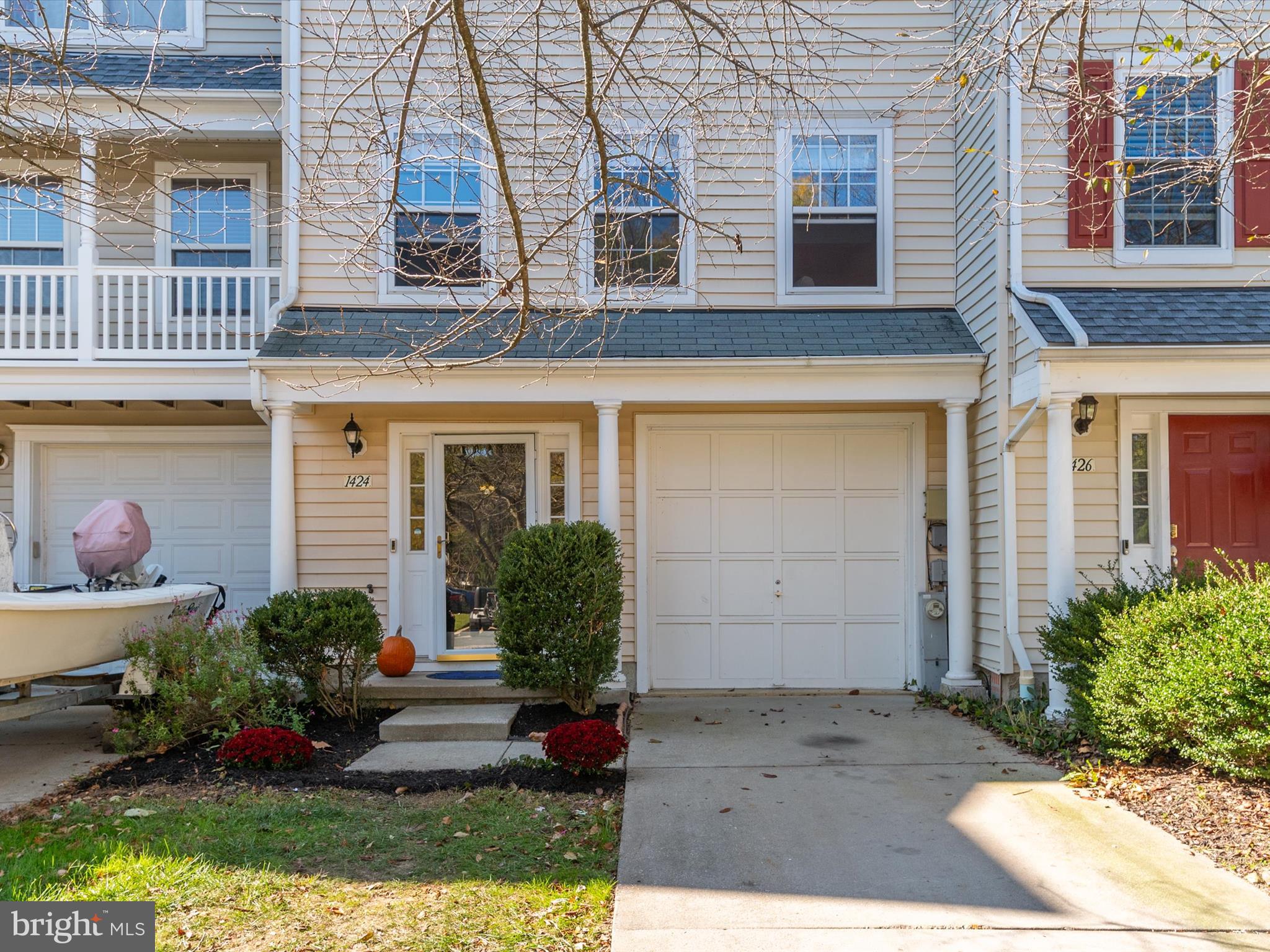 COURTS AT BELLE POINTE - Residential