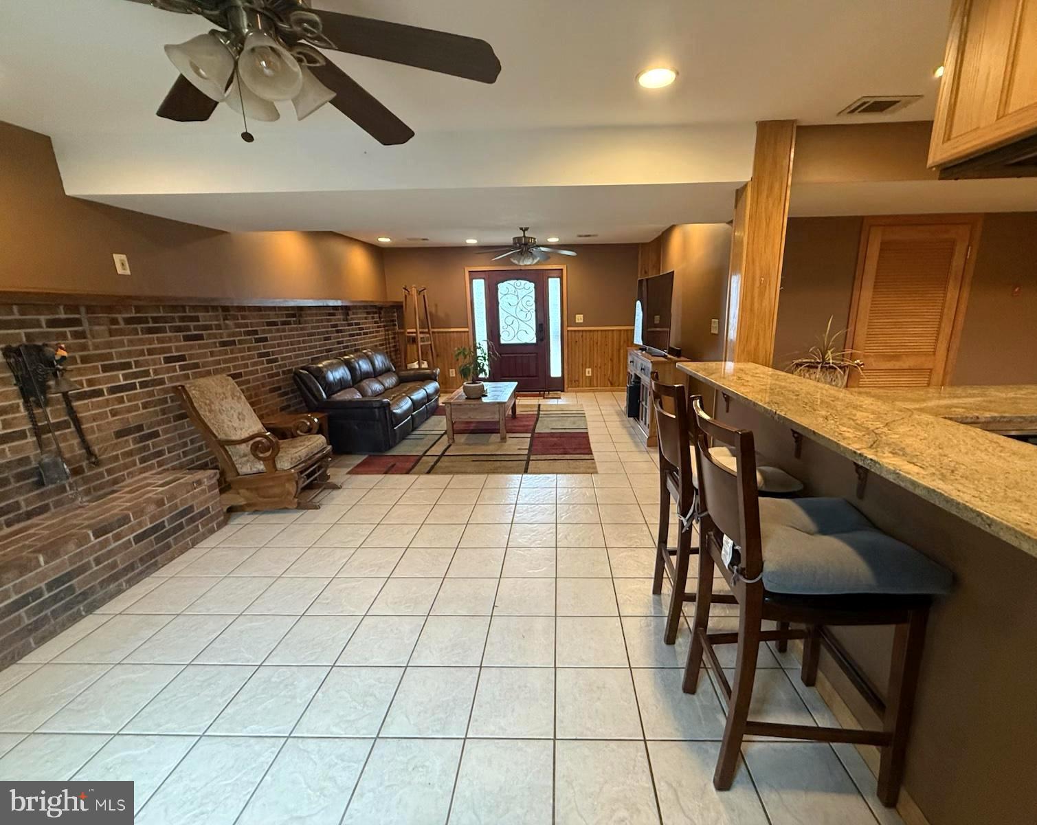 VILLAGE OF NOTTING - Residential