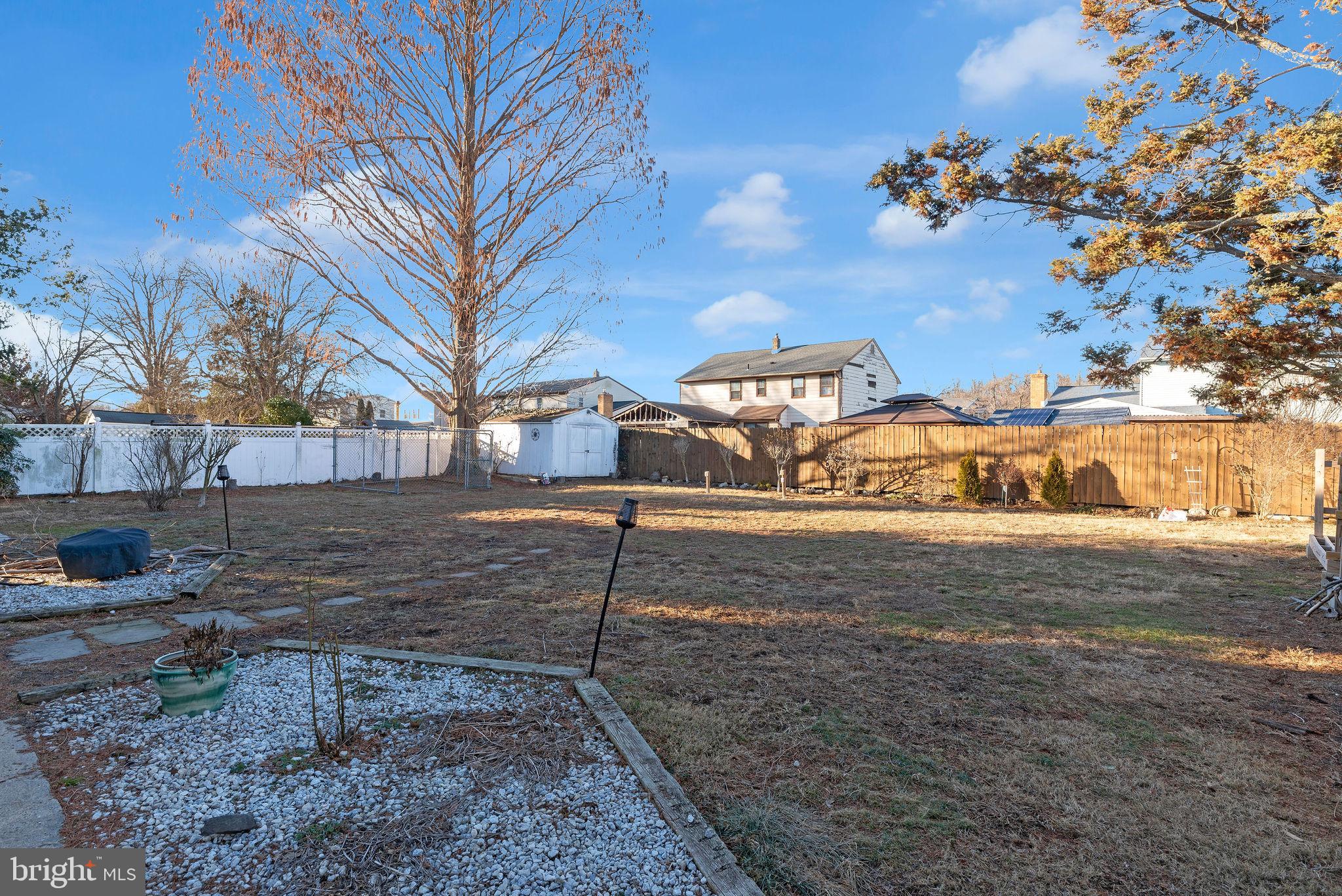 VILLAGE OF NOTTING - Residential