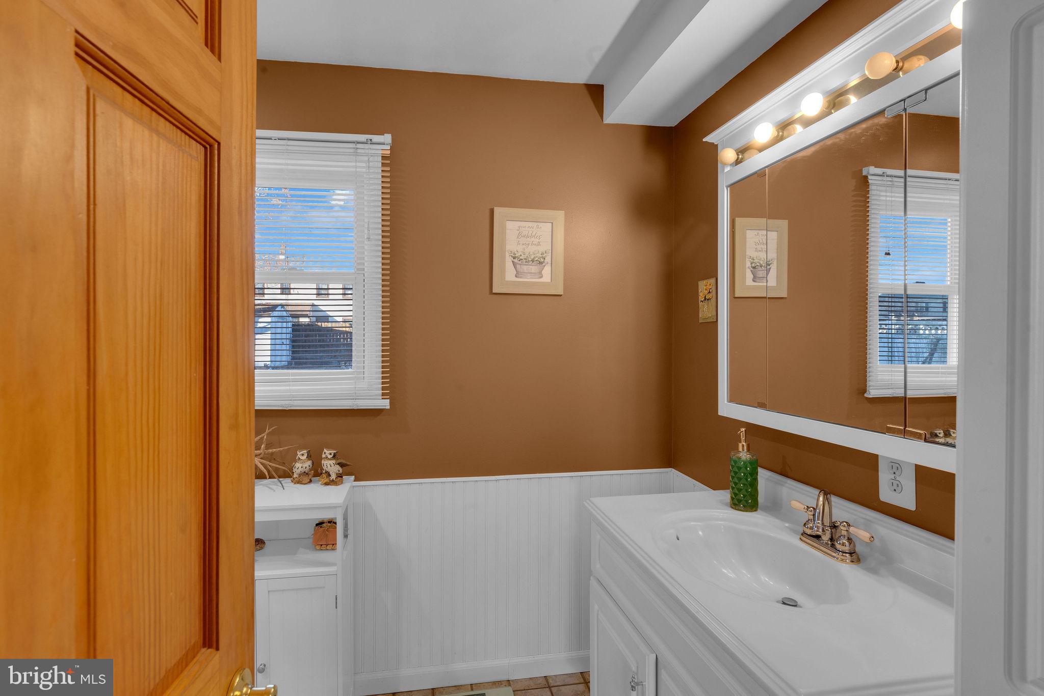 VILLAGE OF NOTTING - Residential