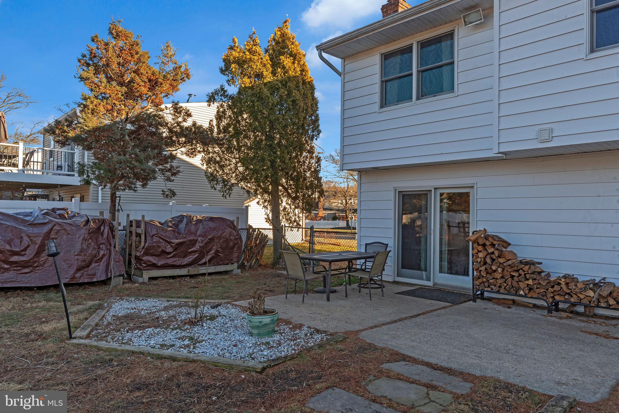 VILLAGE OF NOTTING - Residential