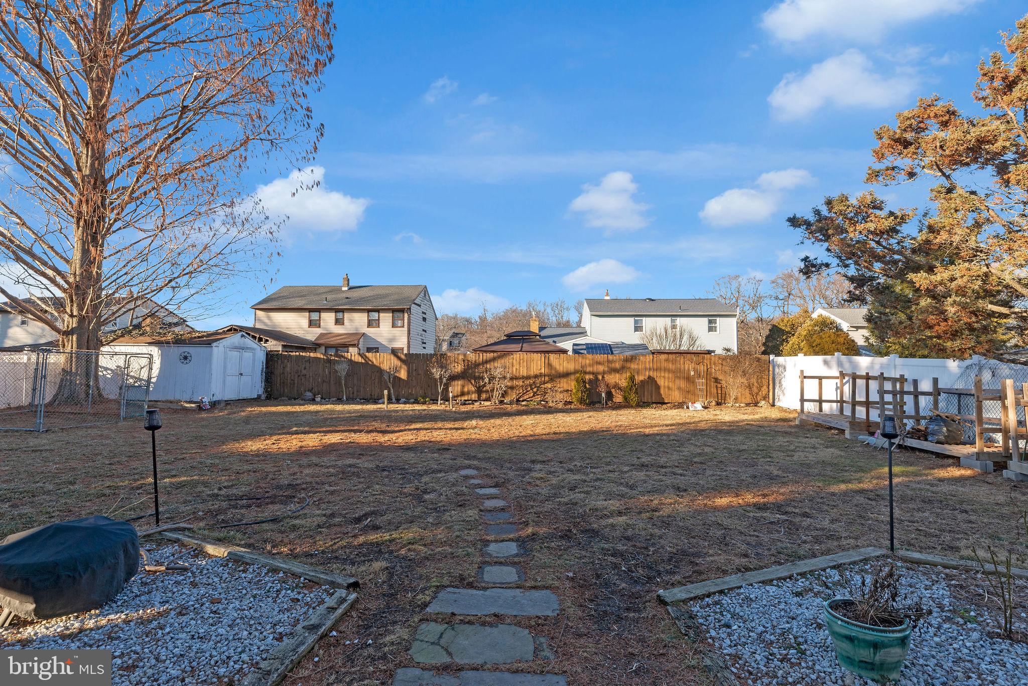 VILLAGE OF NOTTING - Residential