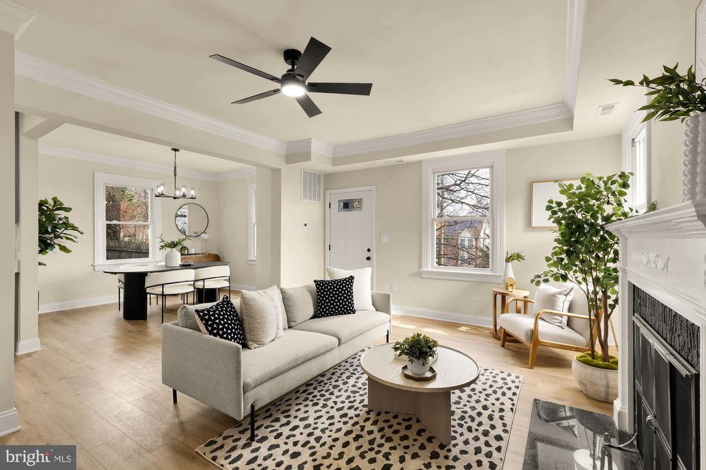 Photo of 611 Ethan Allen Avenue, TAKOMA PARK, MD 20912 (MLS # MDMC2222690)