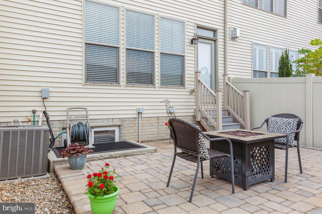 WORMANS MILL - Residential