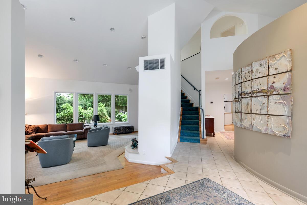 LUXMANOR - Residential