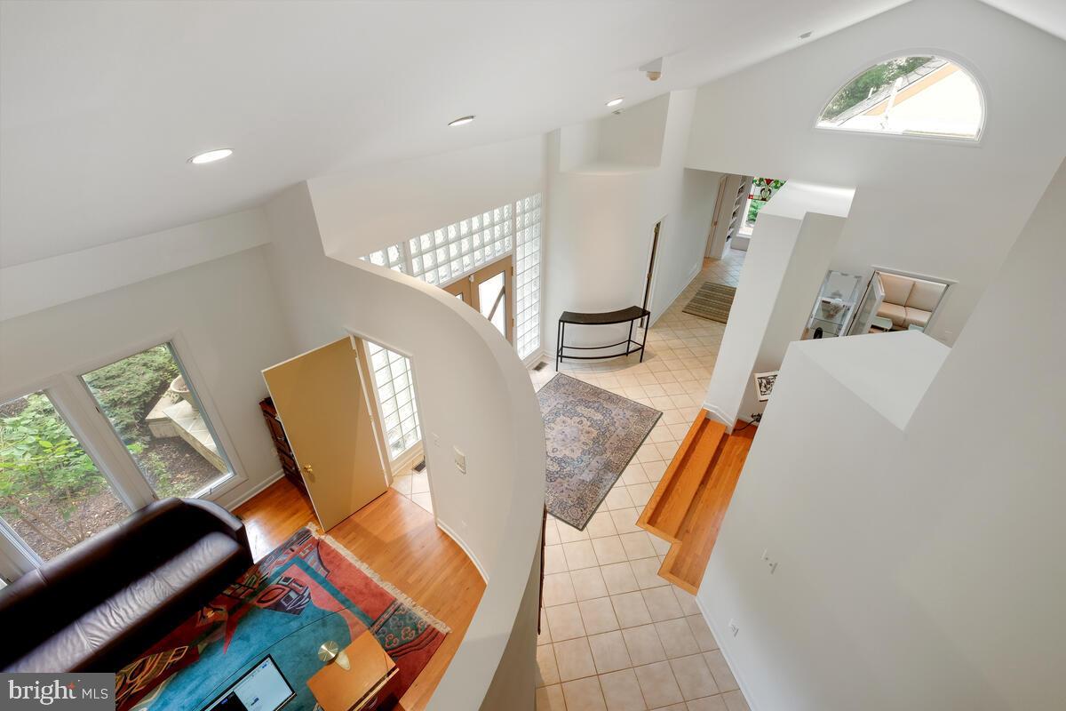 LUXMANOR - Residential