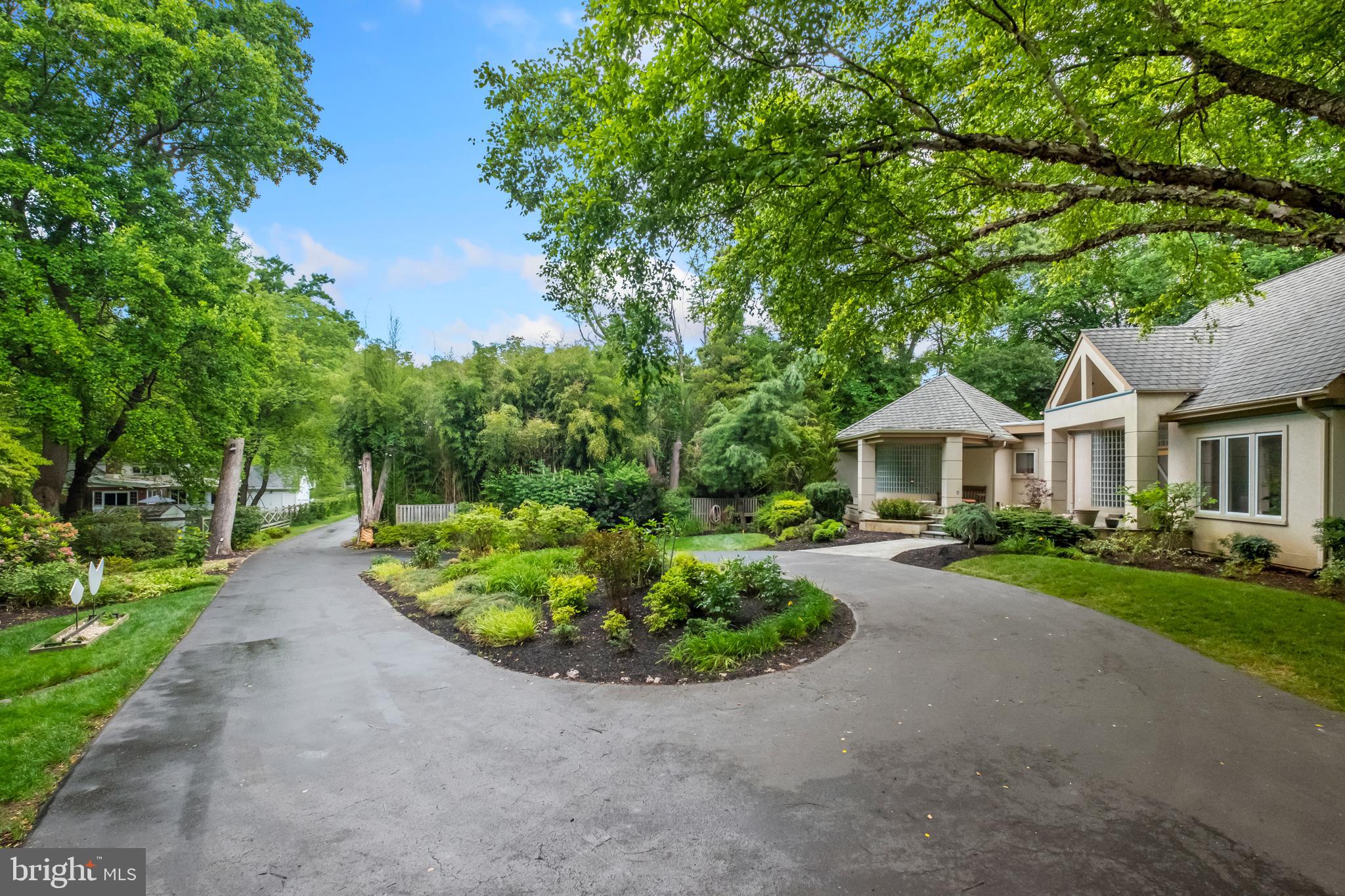 LUXMANOR - Residential