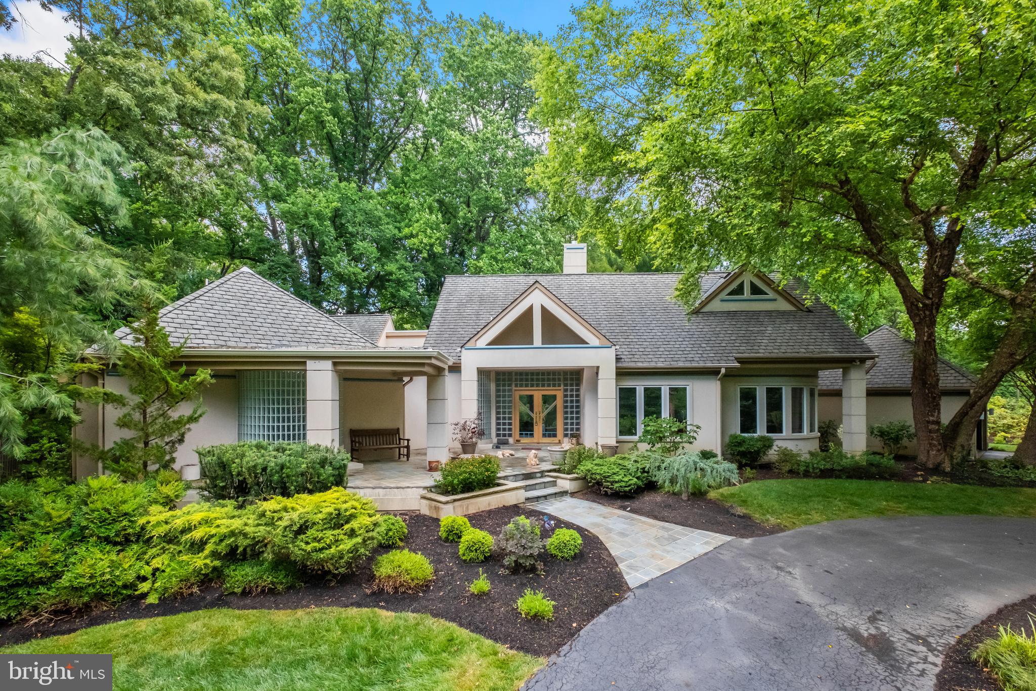 LUXMANOR - Residential