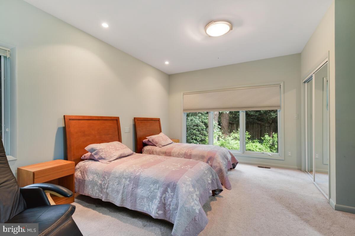 LUXMANOR - Residential