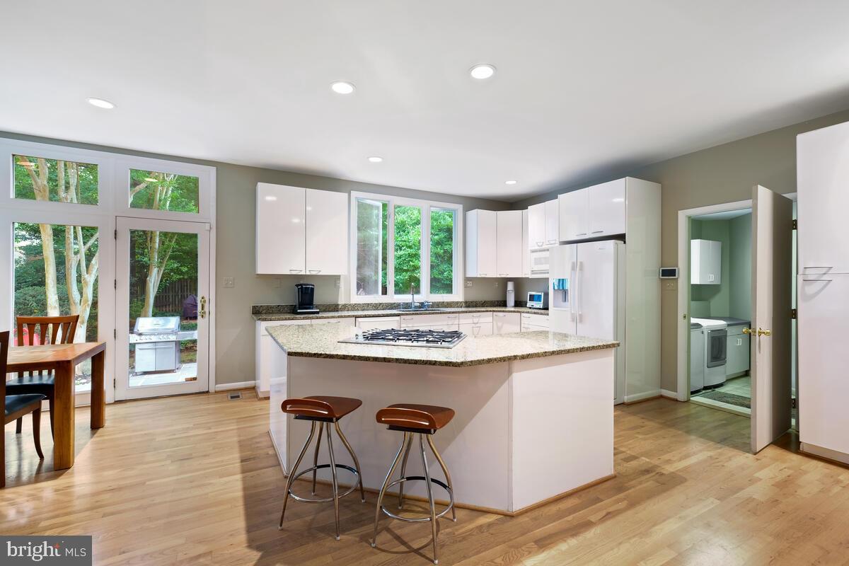 LUXMANOR - Residential